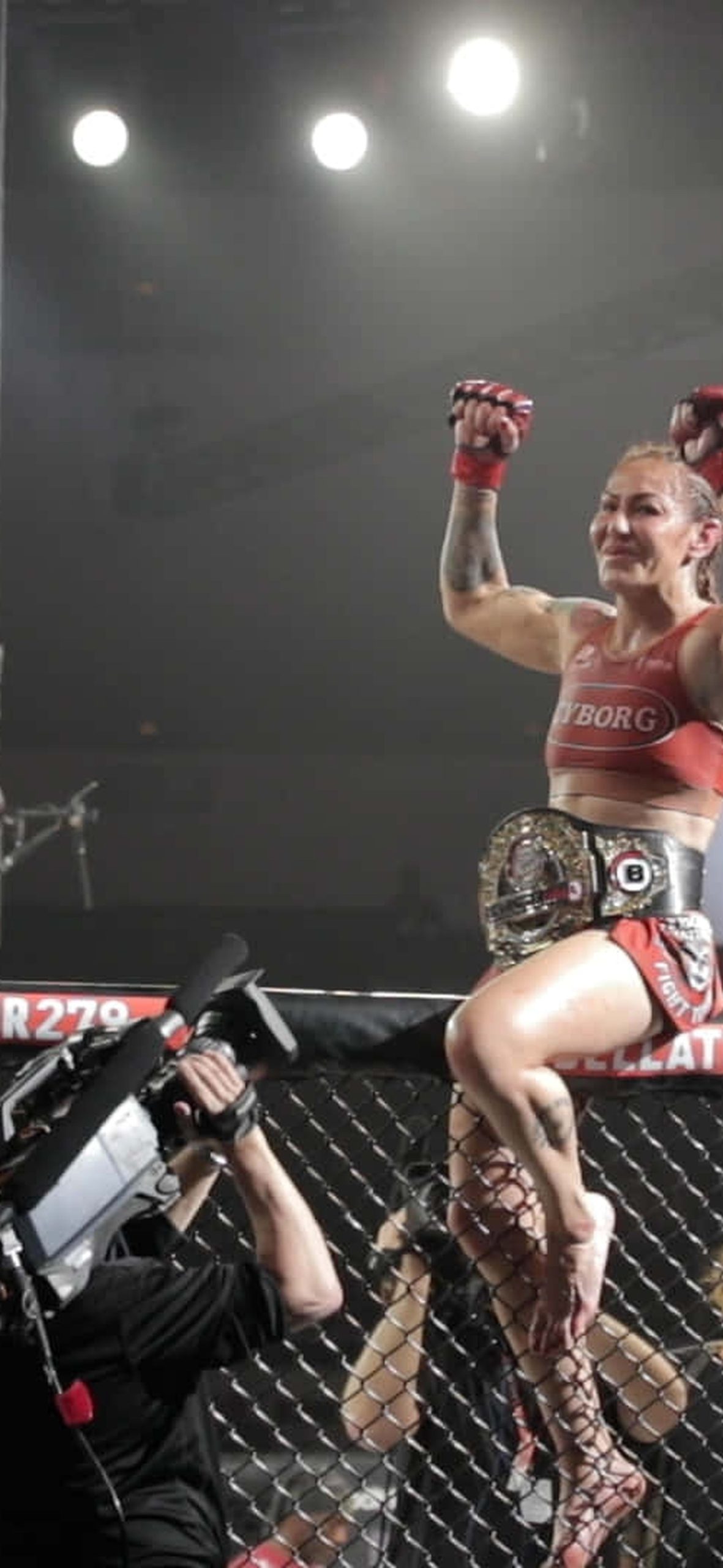 American Brazilian UFC Athlete Cris Cyborg Wide Shot – Ultra HD iPhone 18 Superhero Wallpapers