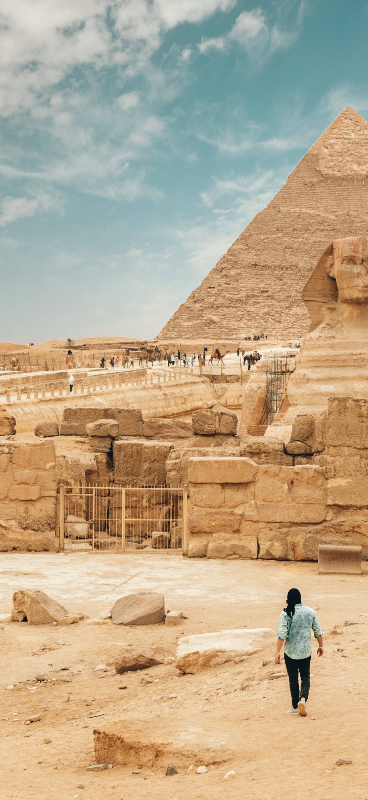 Travel 4K Pyramid – Ultra HD iPhone 18 Landscape Wallpapers